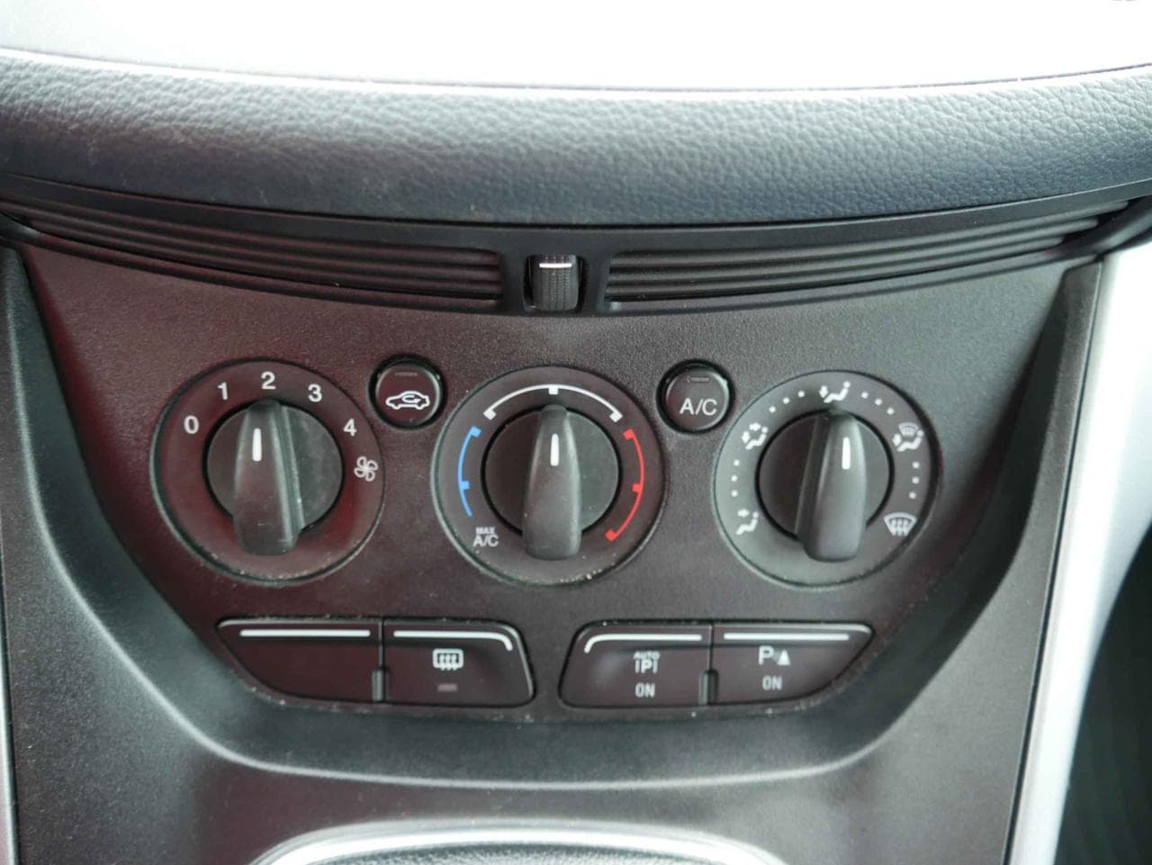 2012 Ford C-MAX - 17