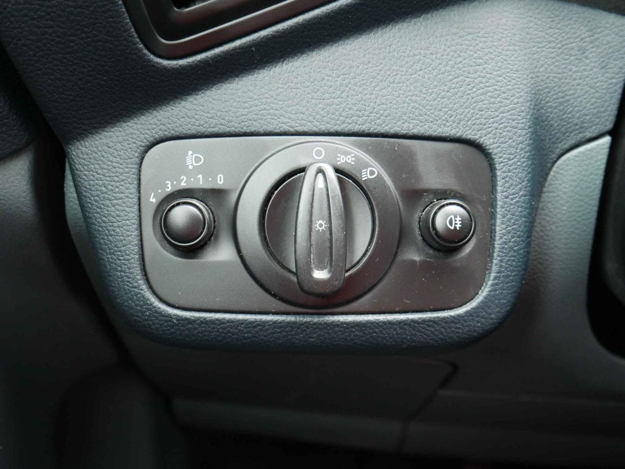 2012 Ford C-MAX - 18