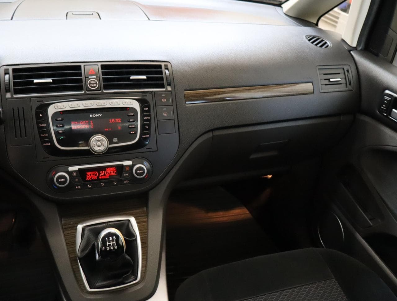 2010 Ford C-MAX - 20