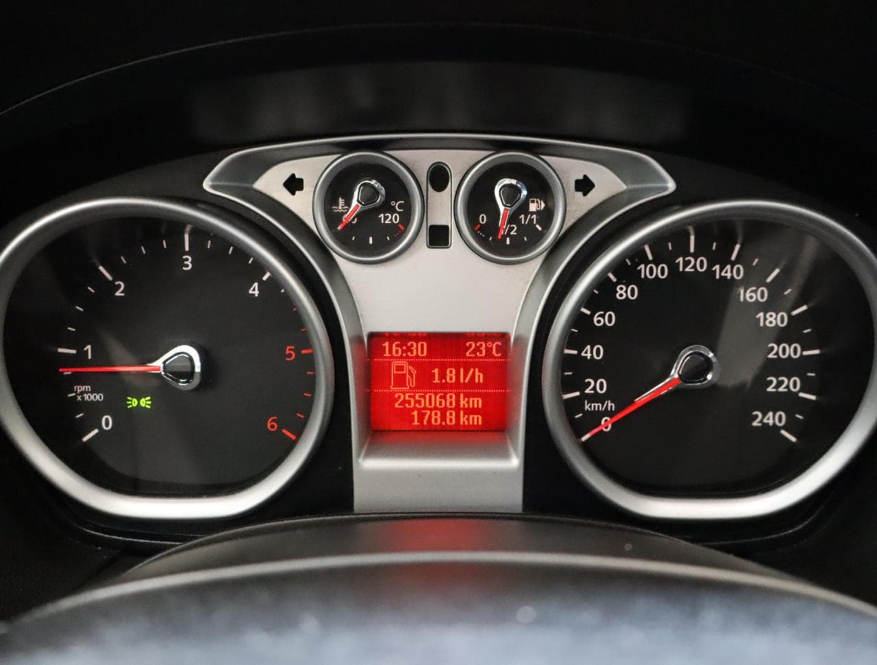 2010 Ford C-MAX - 32