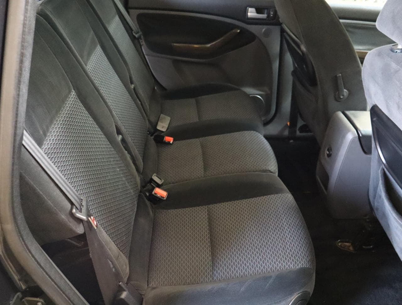 2010 Ford C-MAX - 24