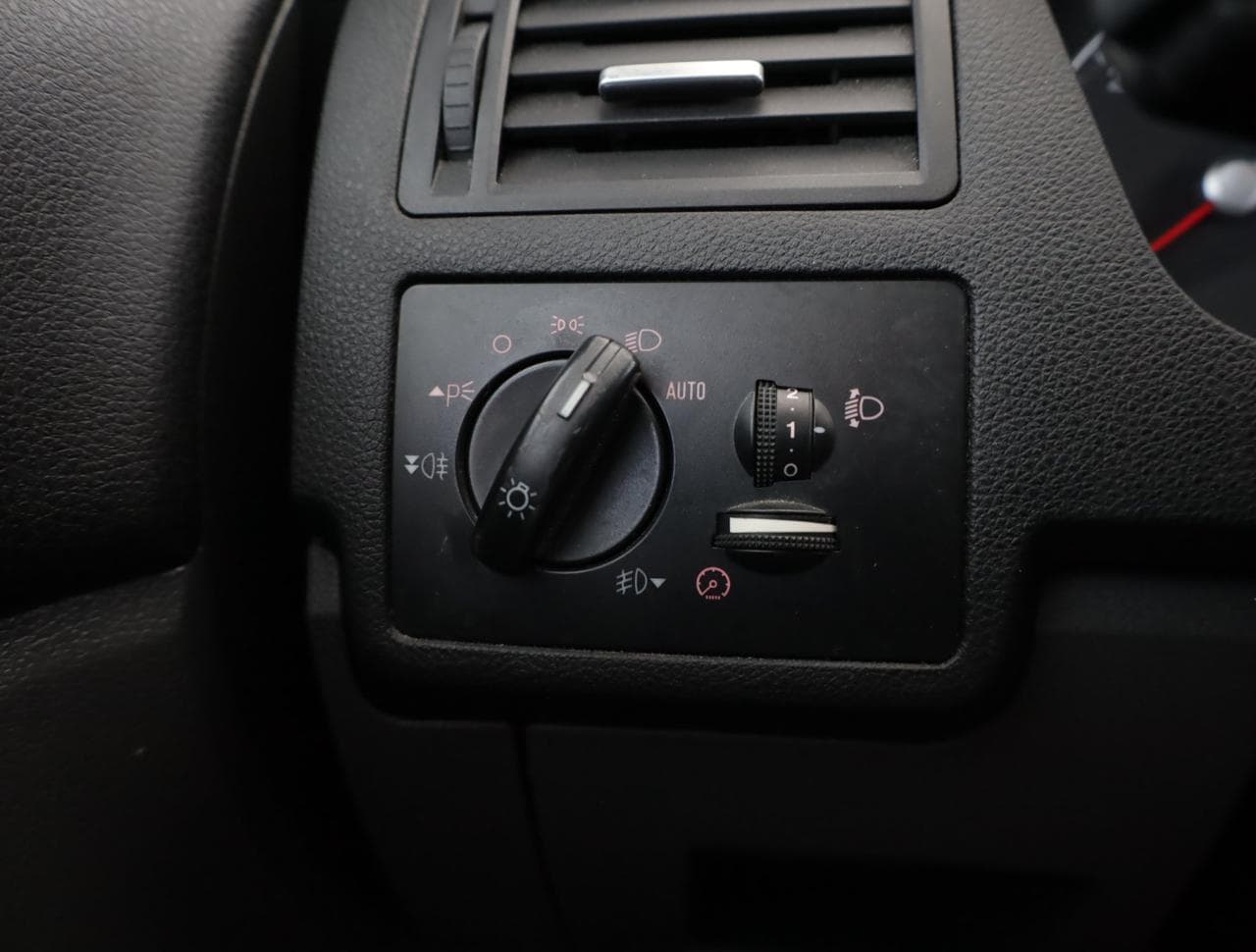 2008 Ford C-MAX - 26