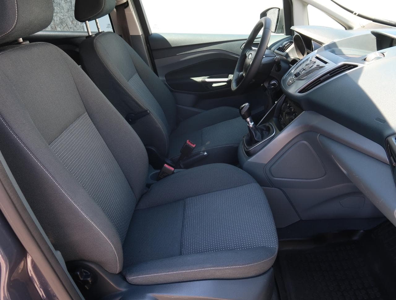 2011 Ford C-MAX - 18