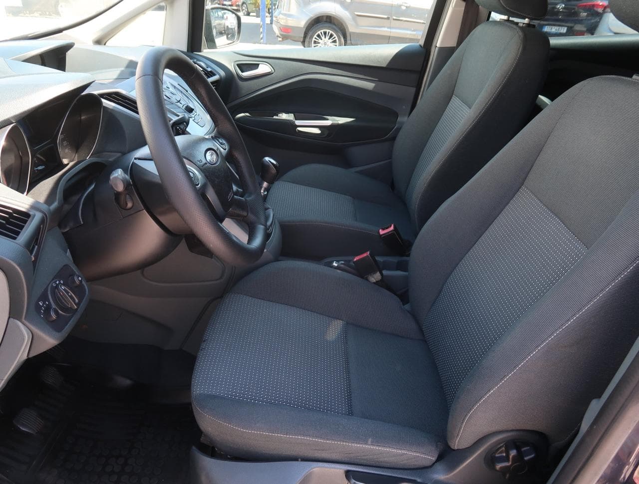 2011 Ford C-MAX - 23