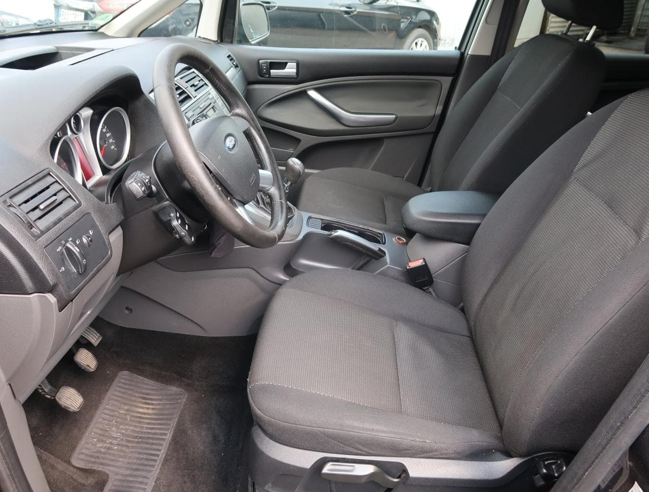 2010 Ford C-MAX - 16