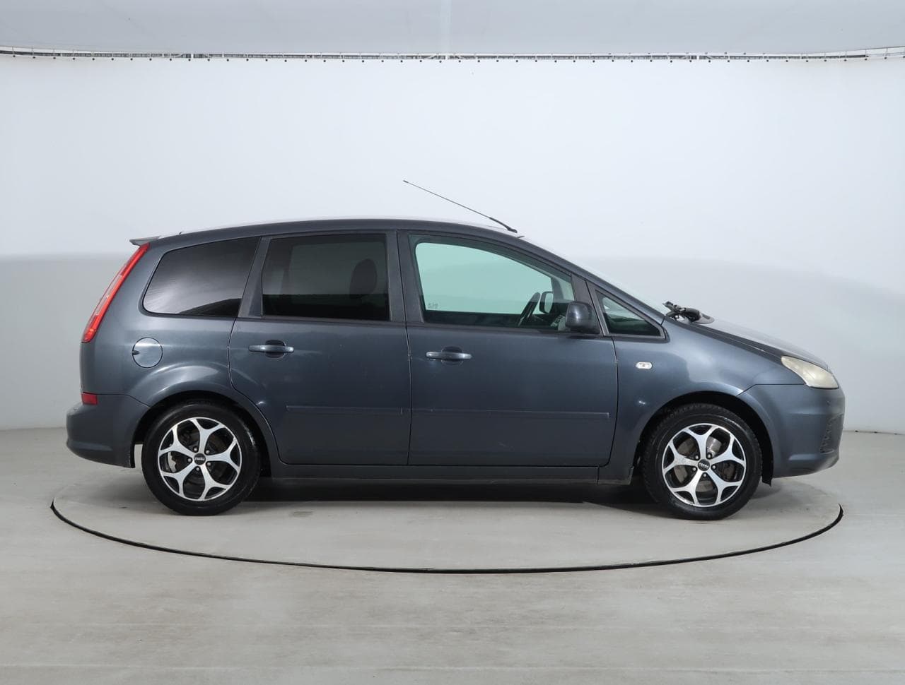 2010 Ford C-MAX - 8