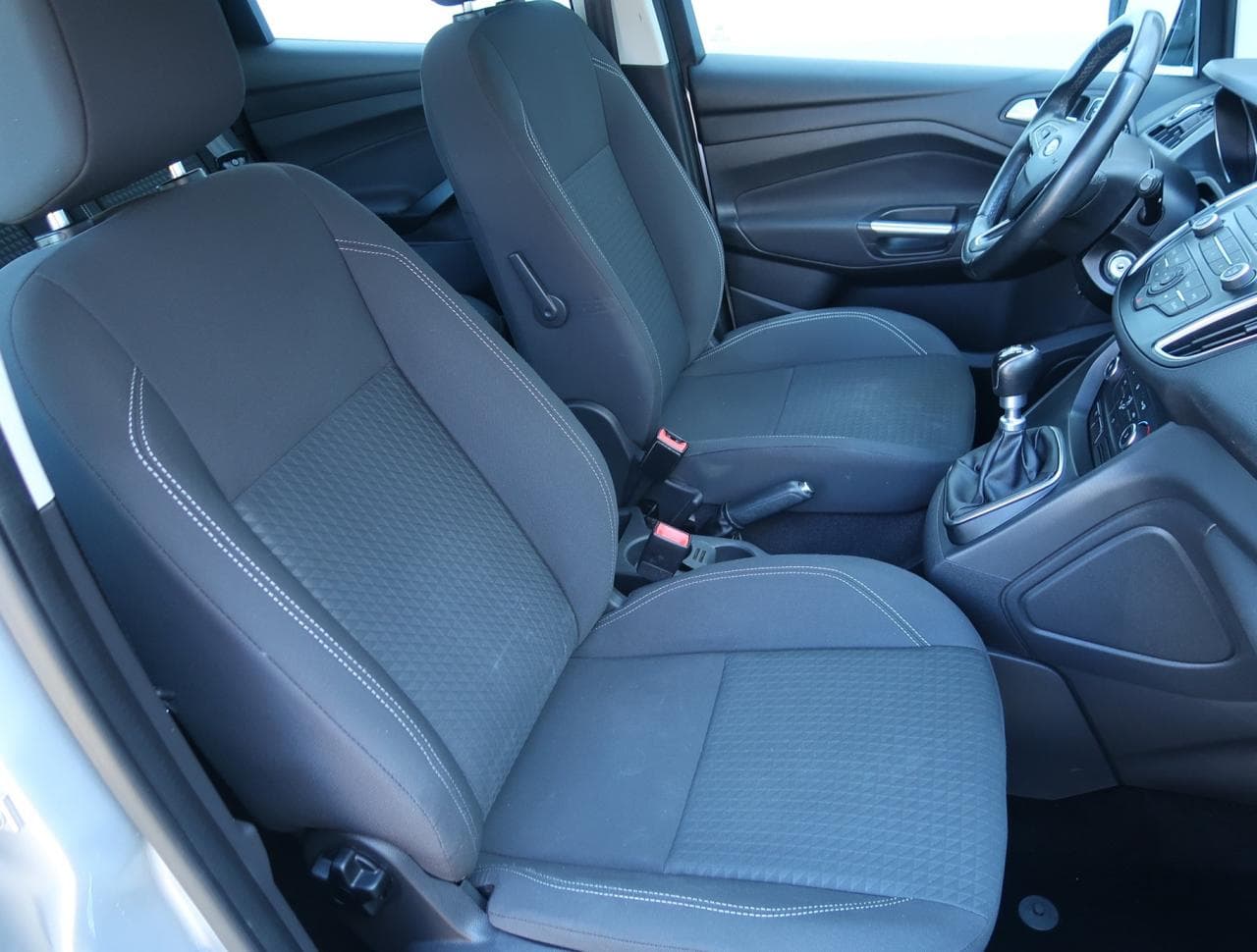 2016 Ford C-MAX - 12