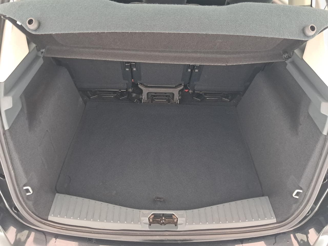 2013 Ford C-MAX - 20
