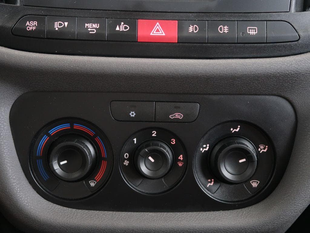 2018 Fiat DOBLO - 19