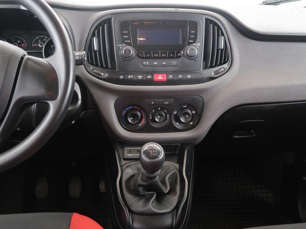 2018 Fiat DOBLO - 16