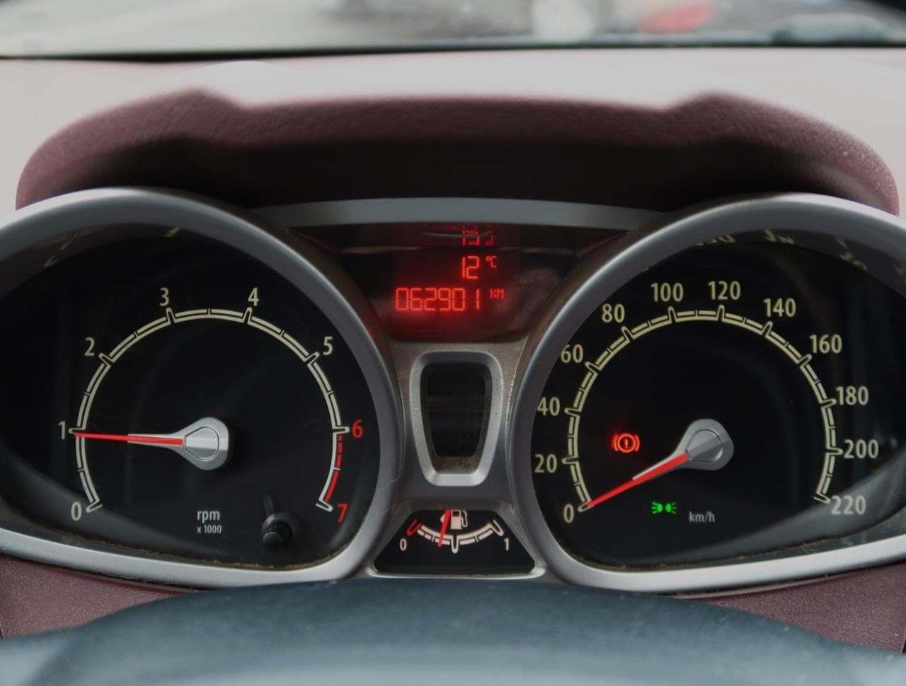 2009 Ford Fiesta - 17