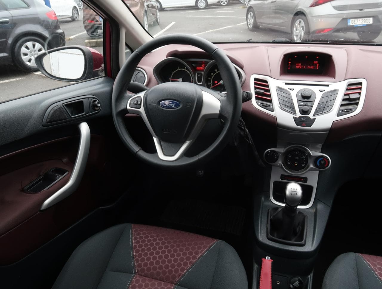 2009 Ford Fiesta - 9