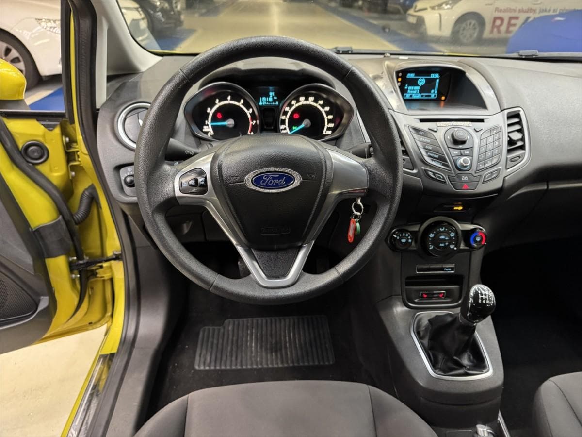 2015 Ford FIESTA - 16