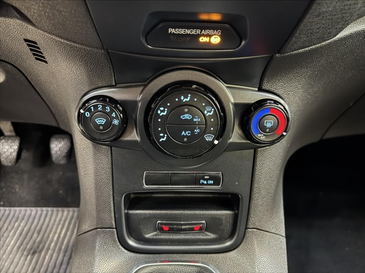 2015 Ford FIESTA - 19