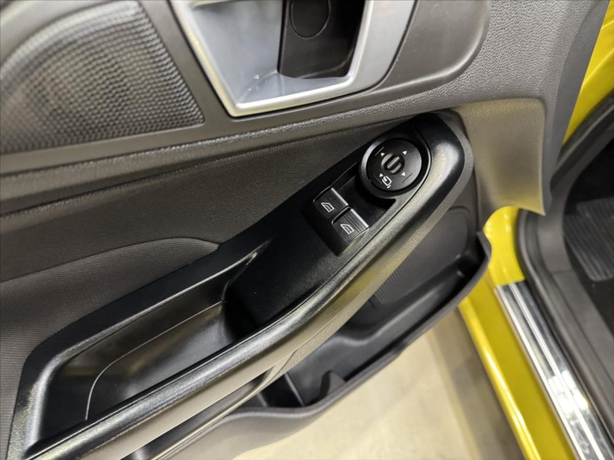 2015 Ford FIESTA - 14