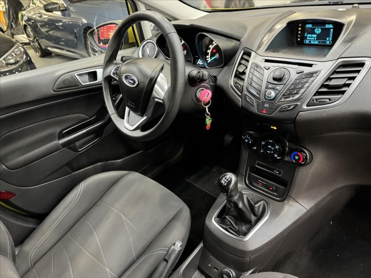 2015 Ford FIESTA - 13