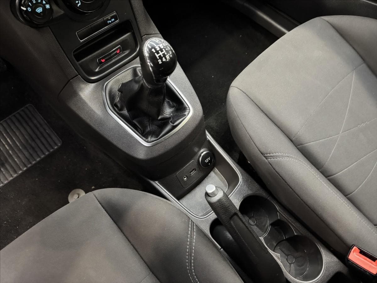 2015 Ford FIESTA - 20