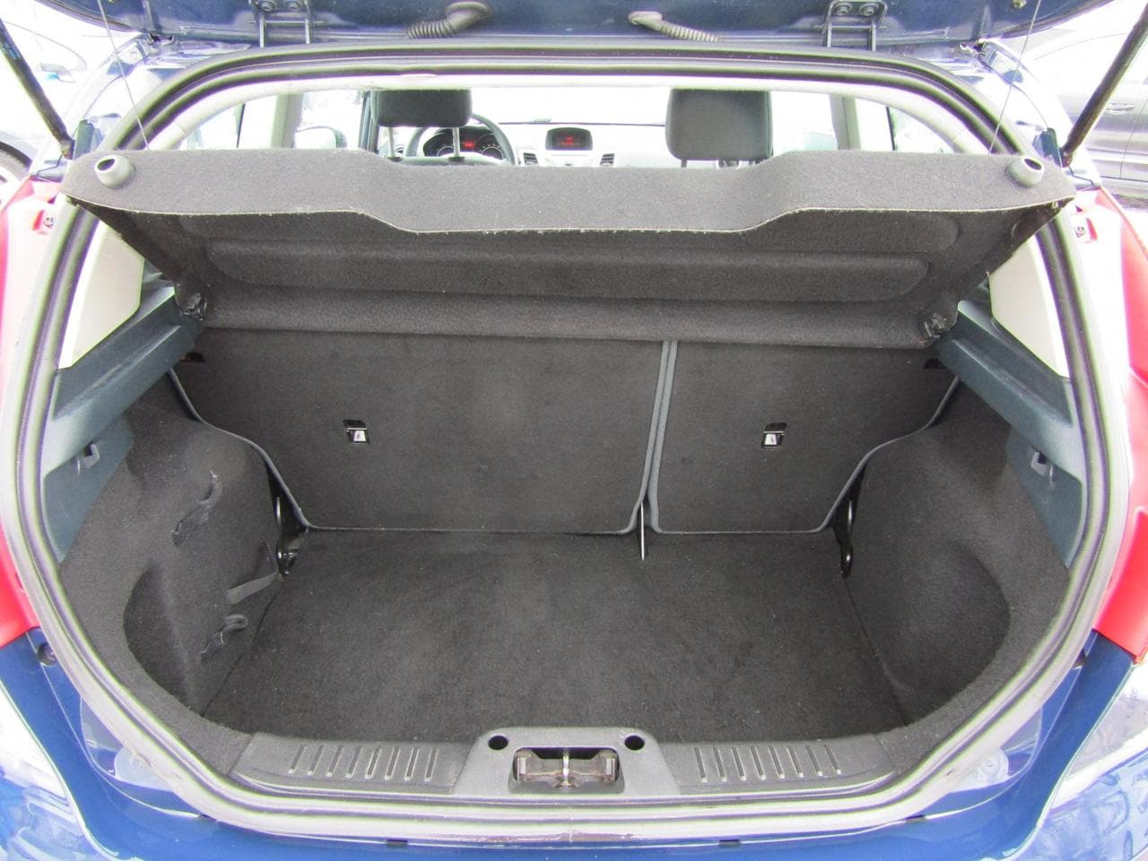 2012 Ford FIESTA - 7