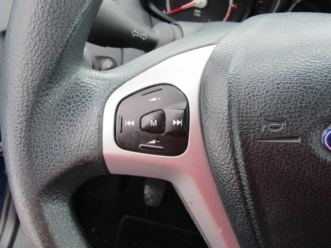 2012 Ford FIESTA - 17