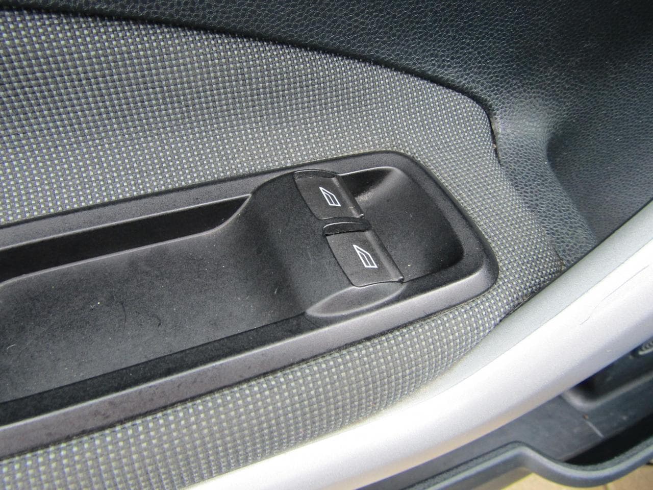 2012 Ford FIESTA - 14