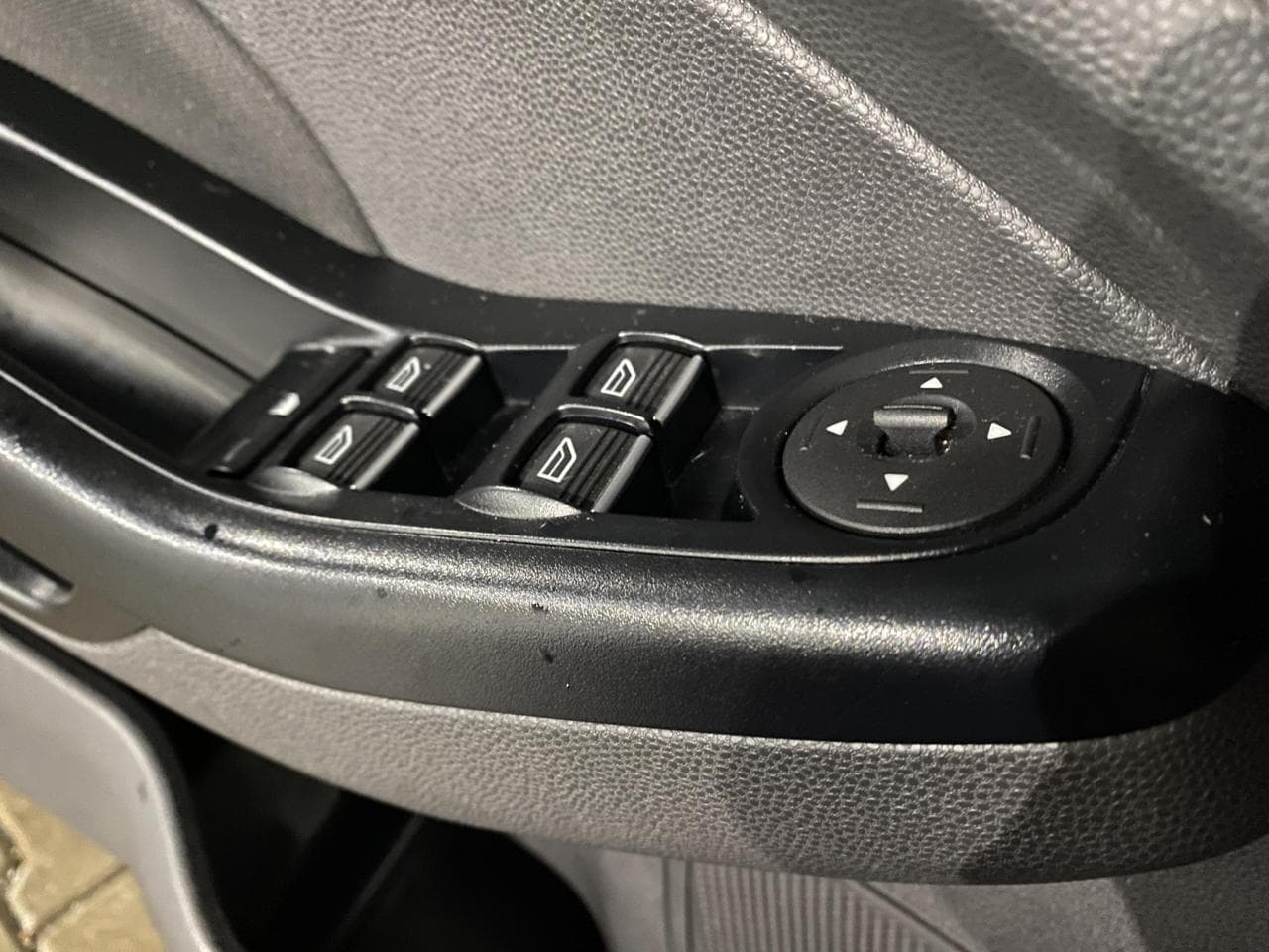 2017 Ford Fiesta - 11