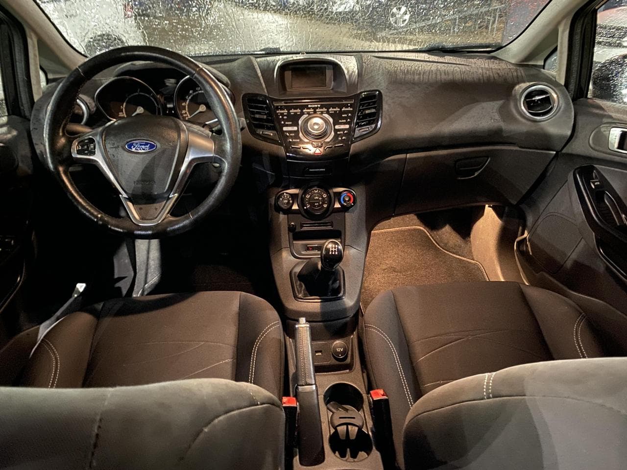 2017 Ford Fiesta - 8