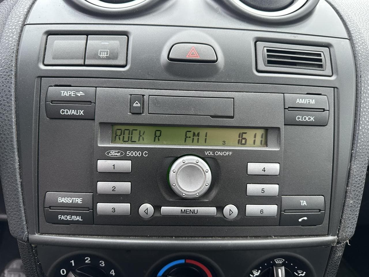 2007 Ford Fiesta - 13