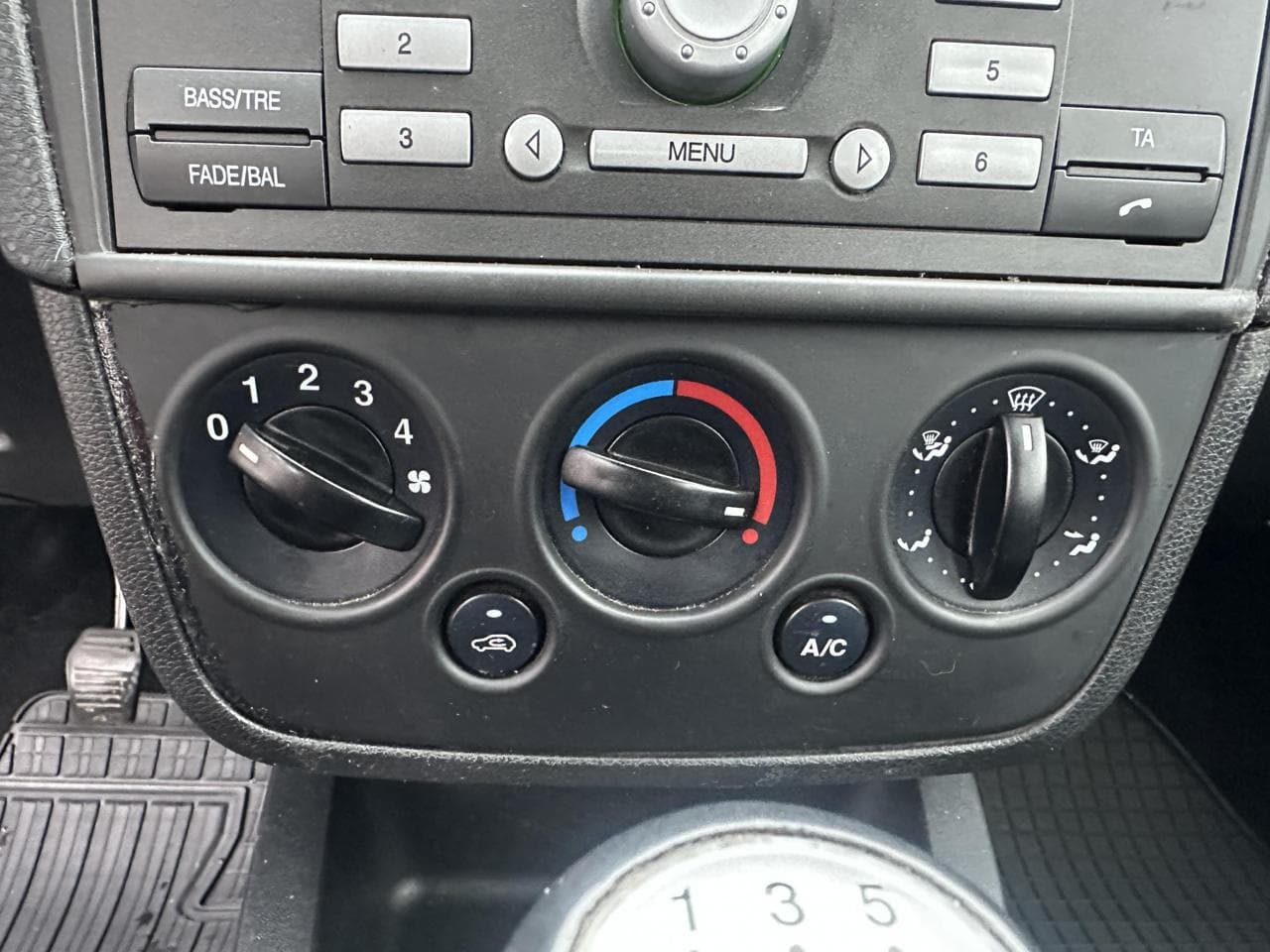 2007 Ford Fiesta - 14