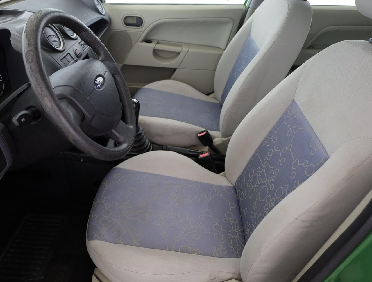 2006 Ford Fiesta - 13