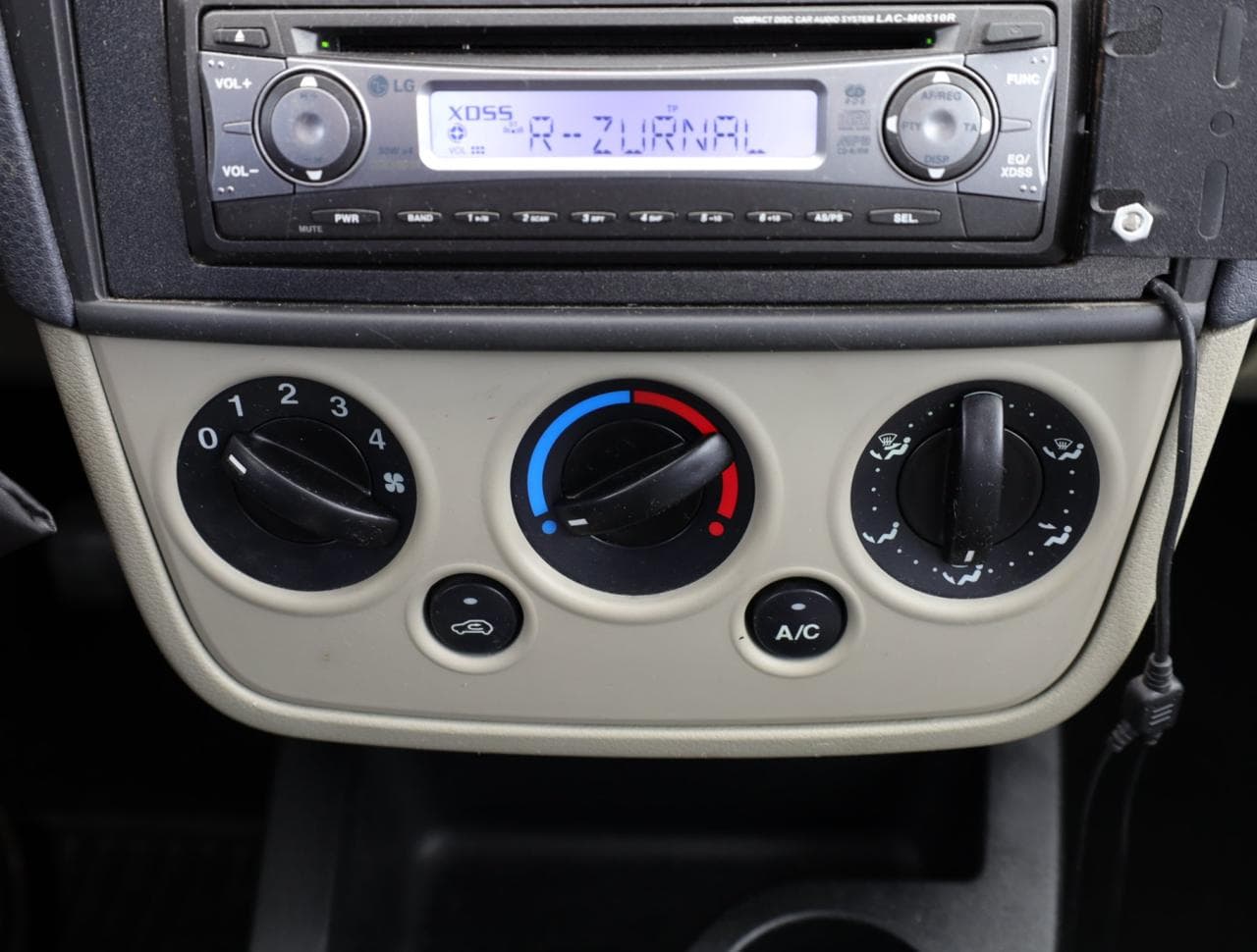 2006 Ford Fiesta - 16