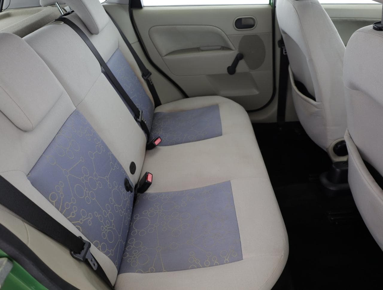 2006 Ford Fiesta - 11