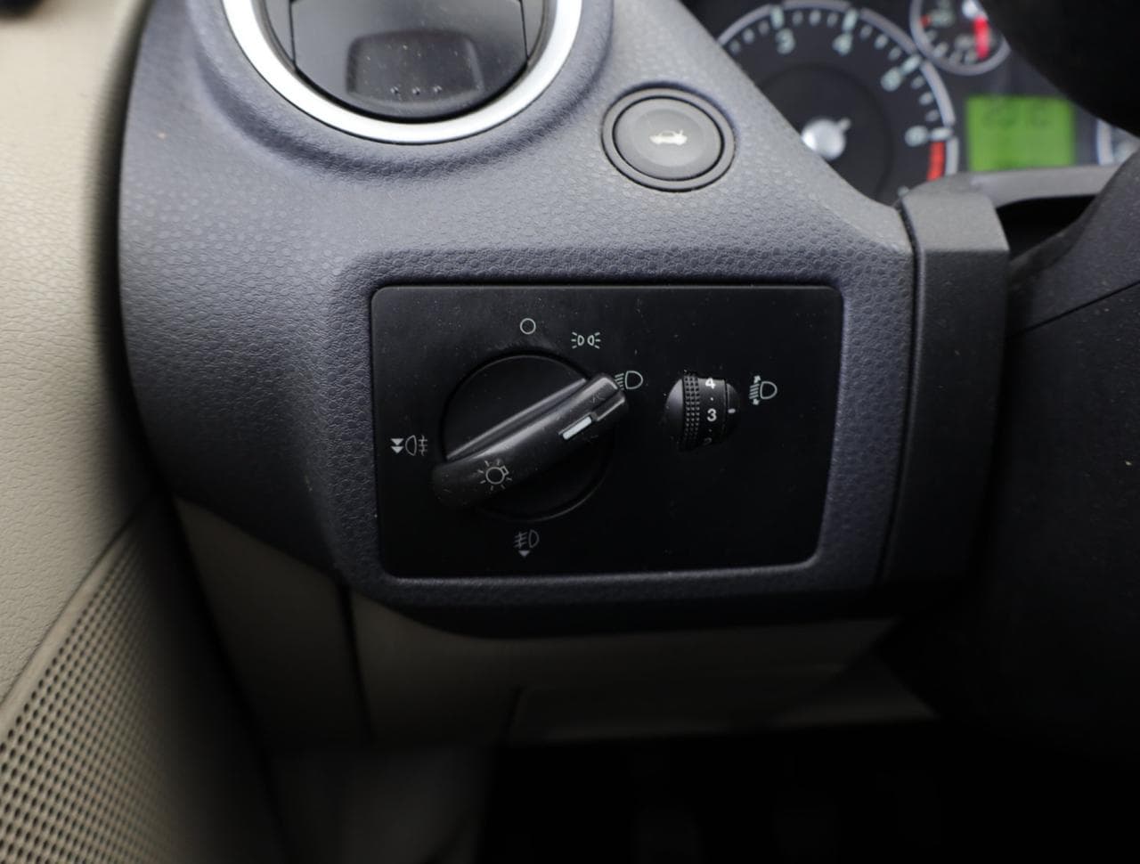 2006 Ford Fiesta - 18