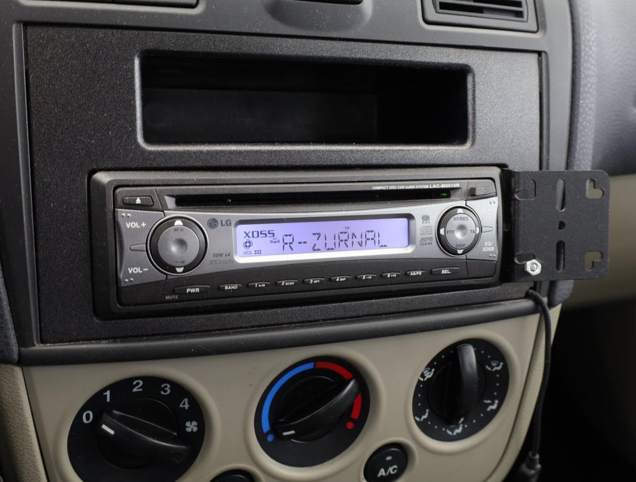 2006 Ford Fiesta - 17