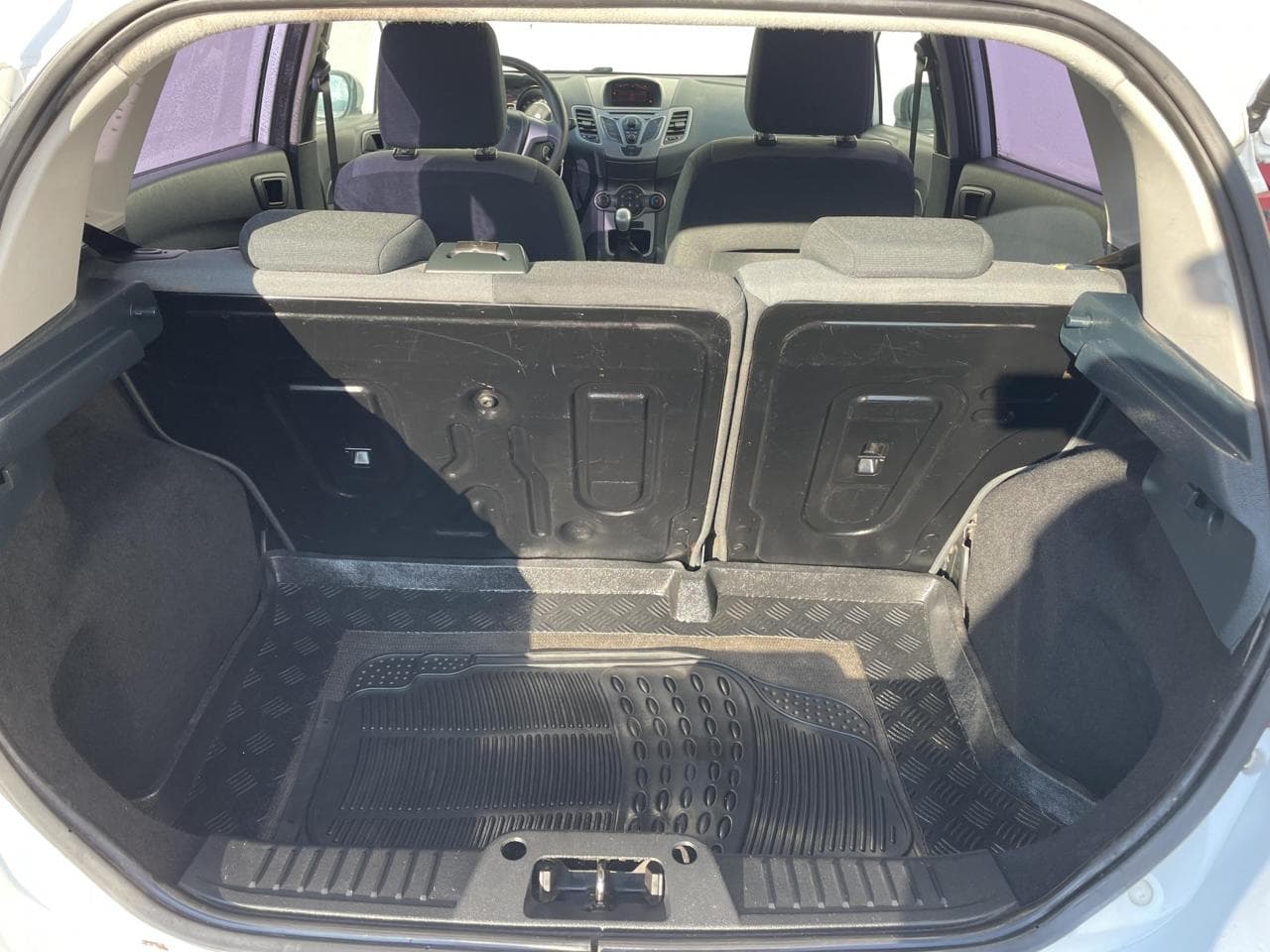 2009 Ford Fiesta - 7