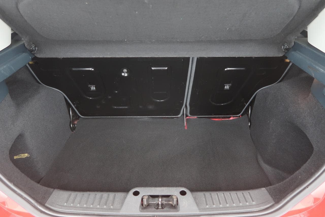 2009 Ford Fiesta - 18