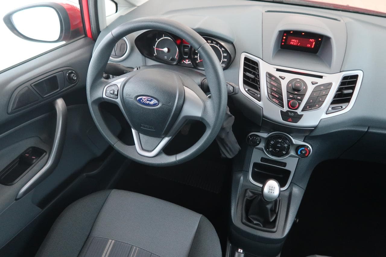 2009 Ford Fiesta - 9