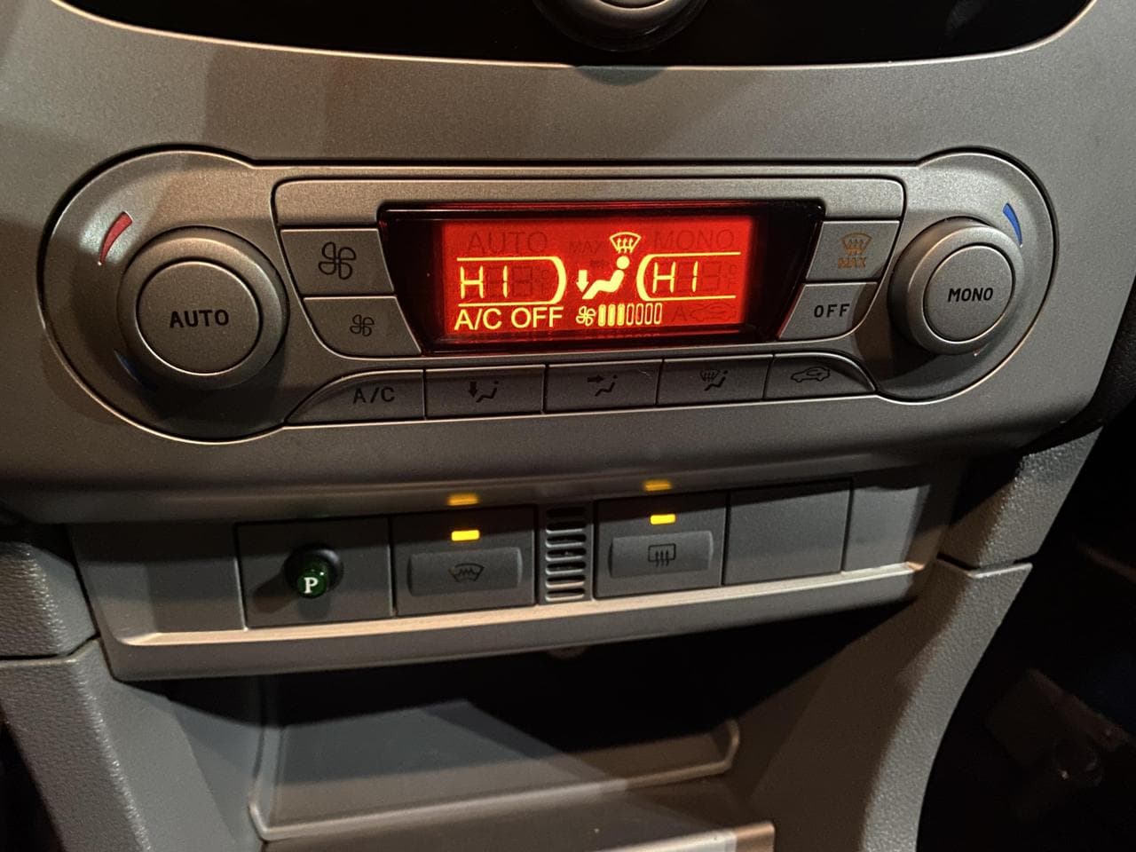 2010 Ford FOCUS - 14