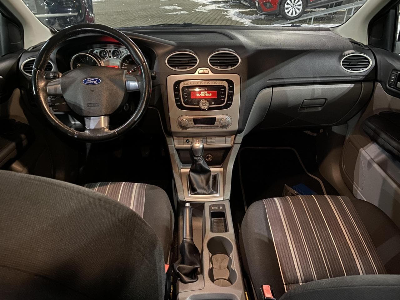 2010 Ford FOCUS - 8