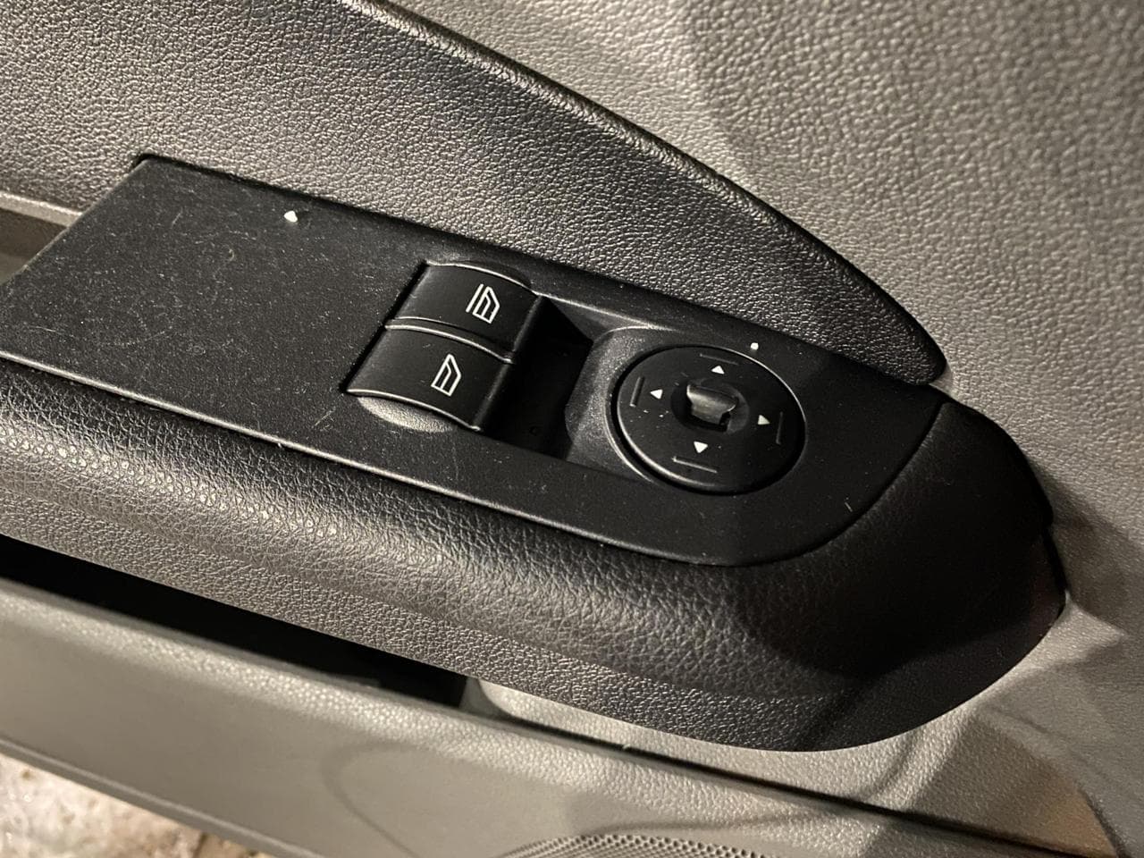 2010 Ford FOCUS - 11