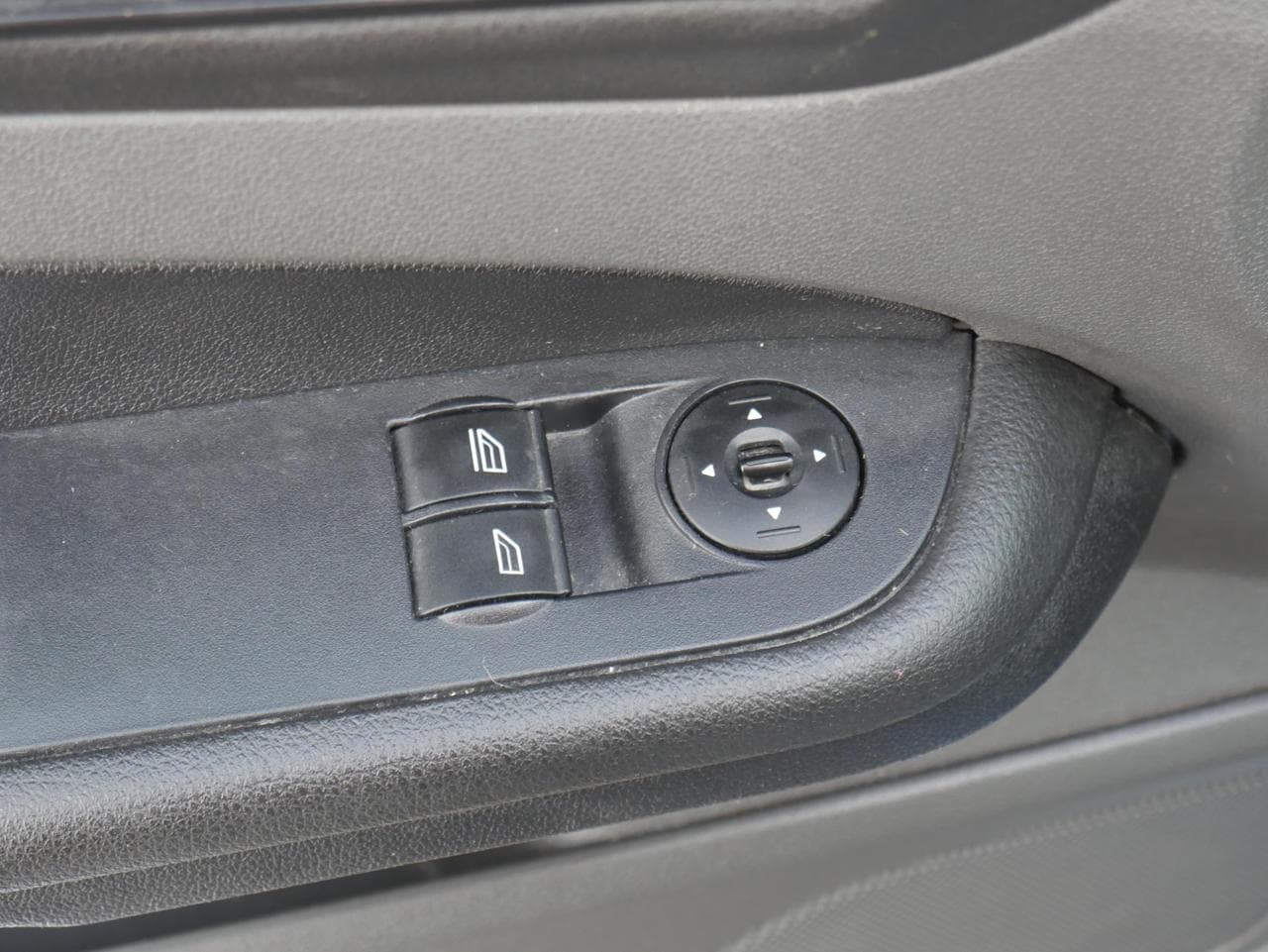 2005 Ford FOCUS - 11