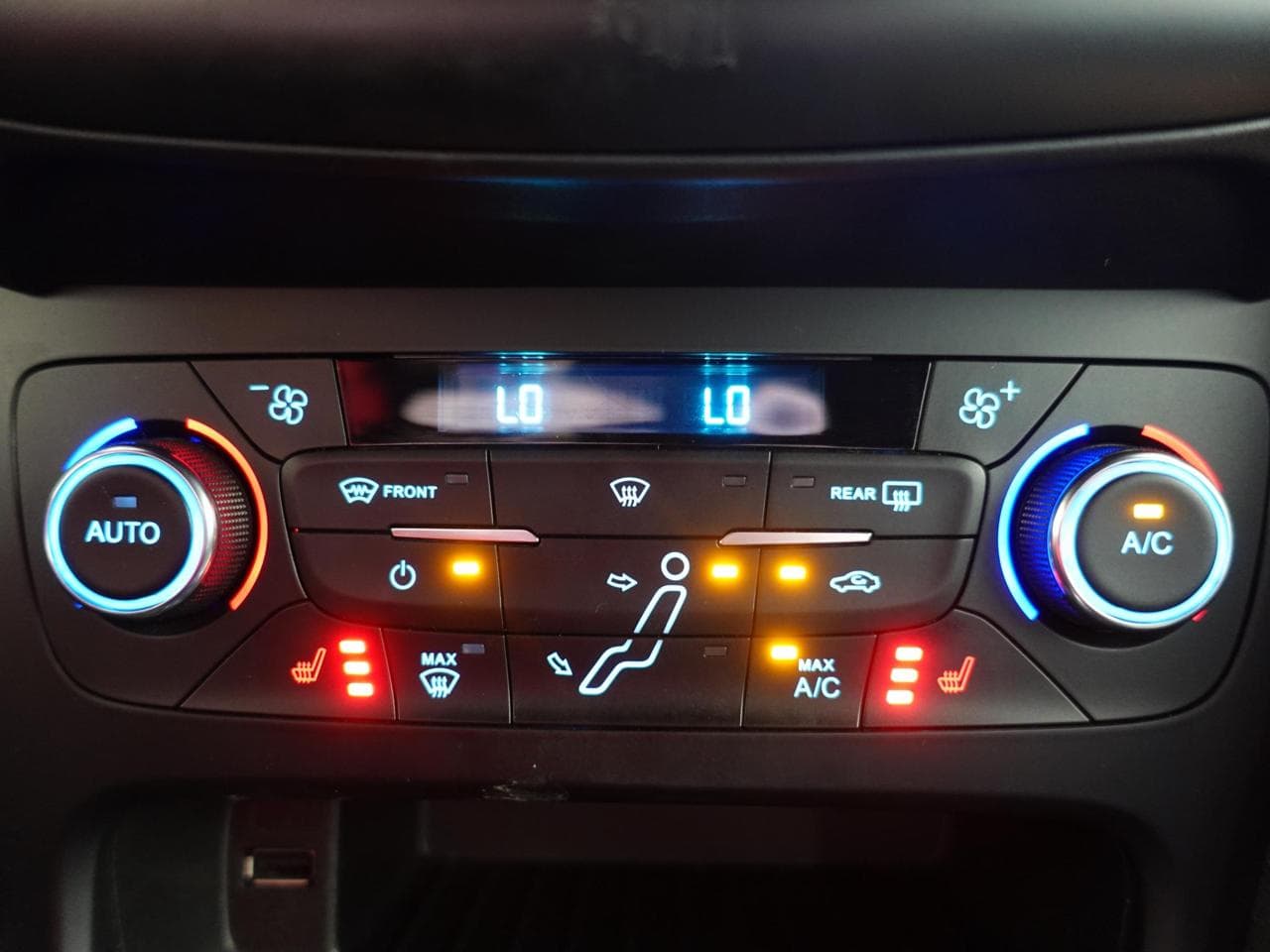 2017 Ford Focus - 19