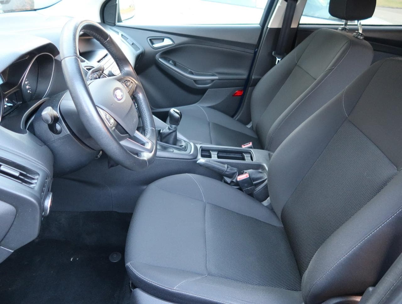 2018 Ford Focus - 16