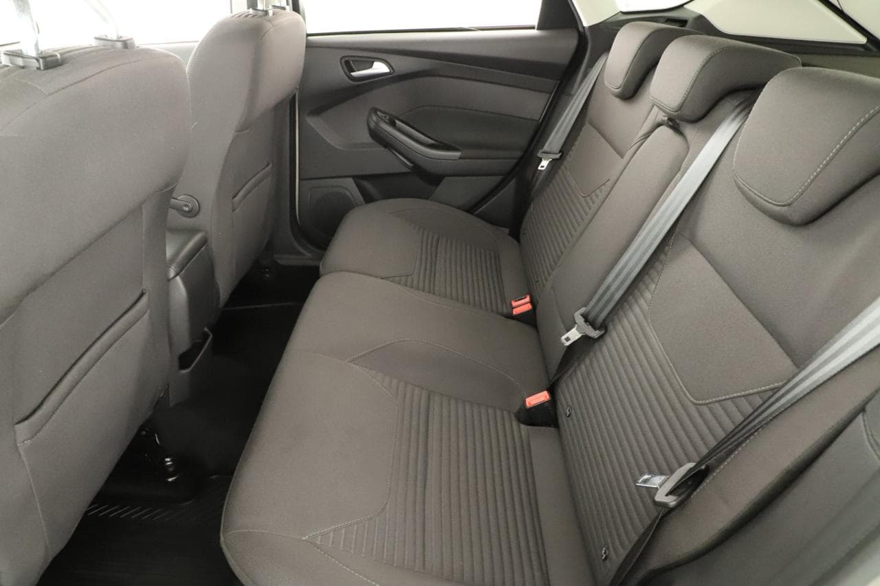 2016 Ford Focus - 12