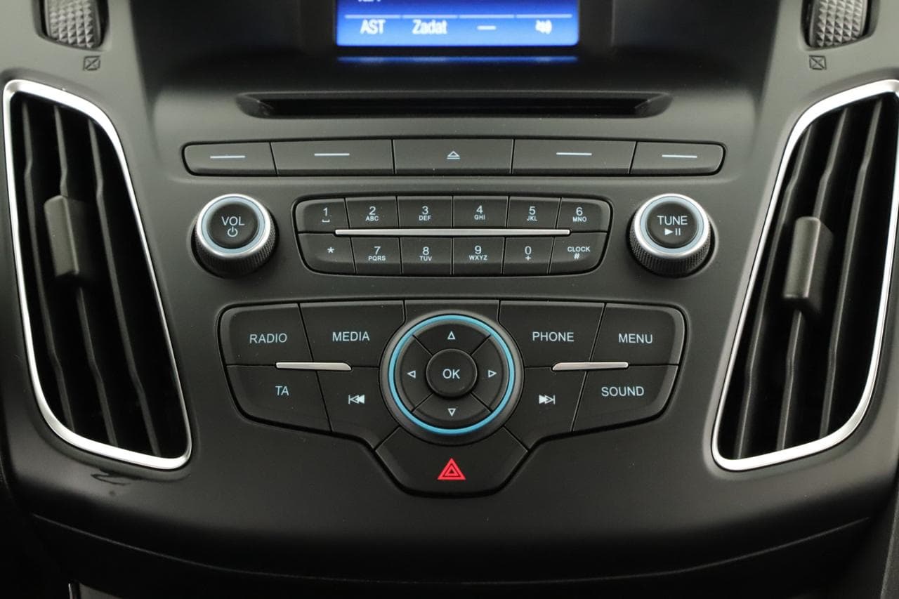 2016 Ford Focus - 18