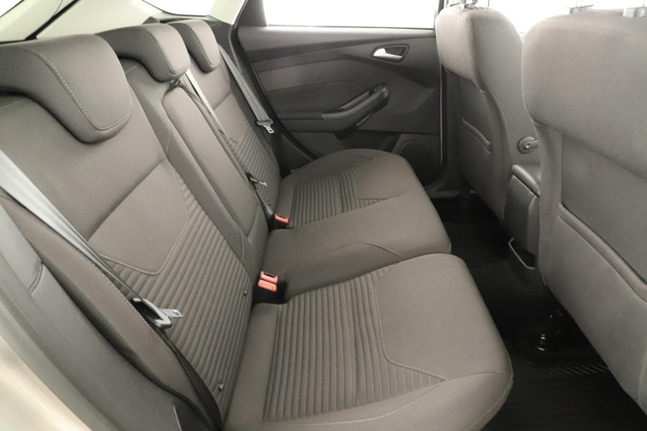 2016 Ford Focus - 11