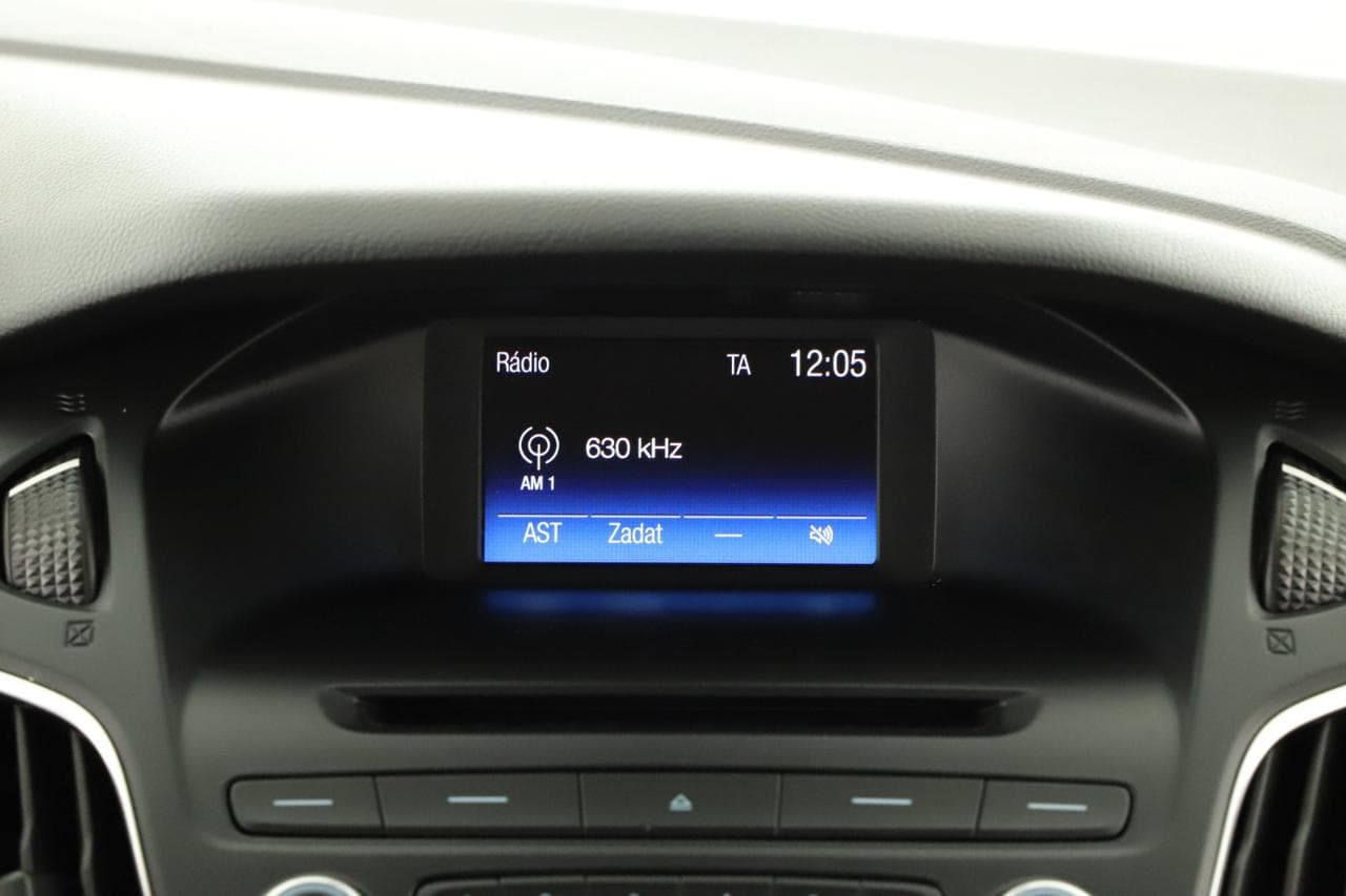 2016 Ford Focus - 19