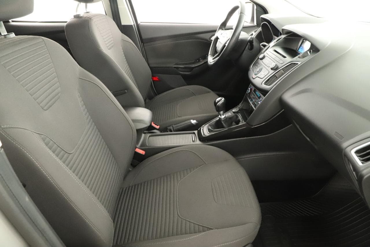 2016 Ford Focus - 10