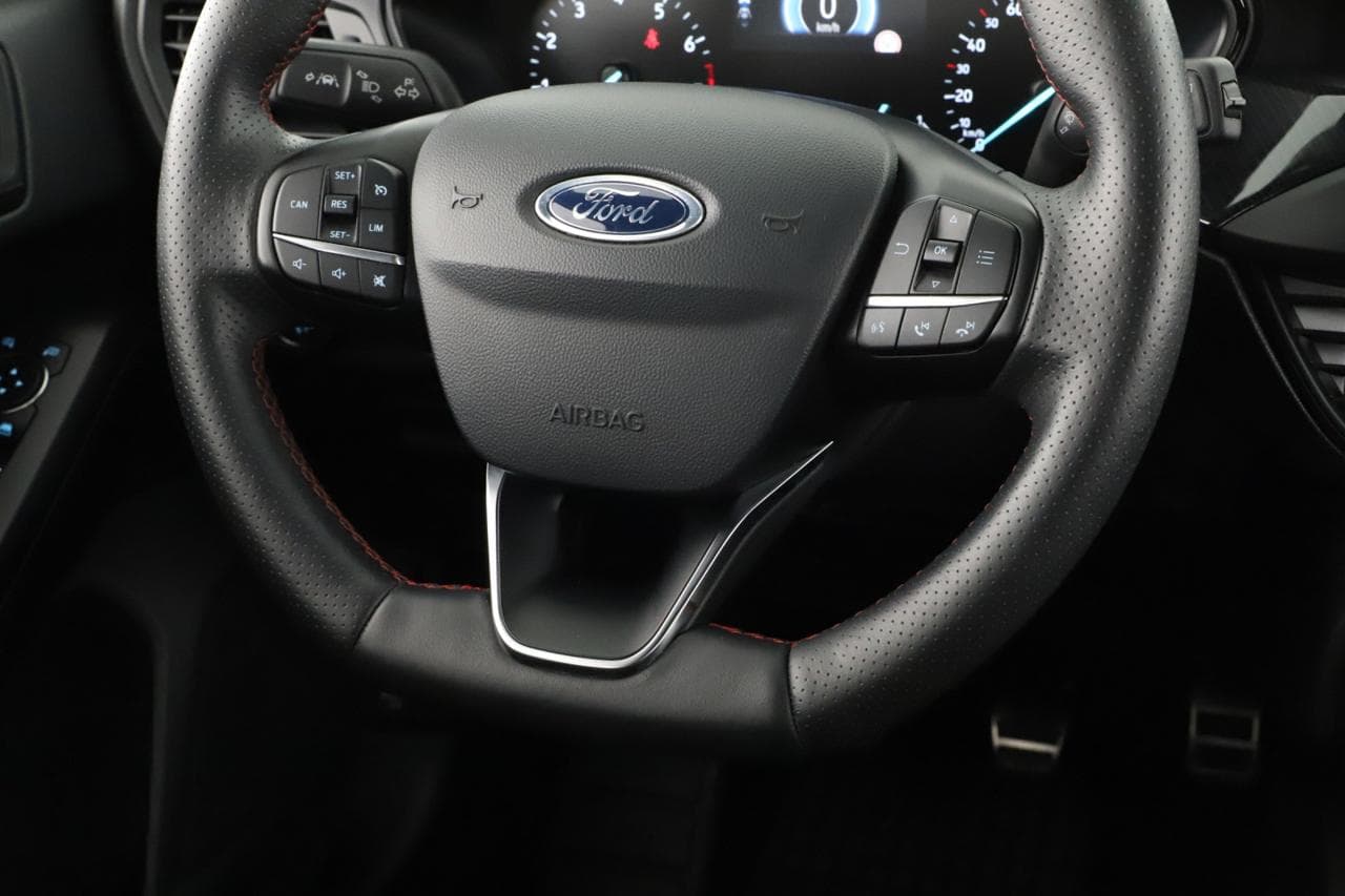 2018 Ford Focus - 19