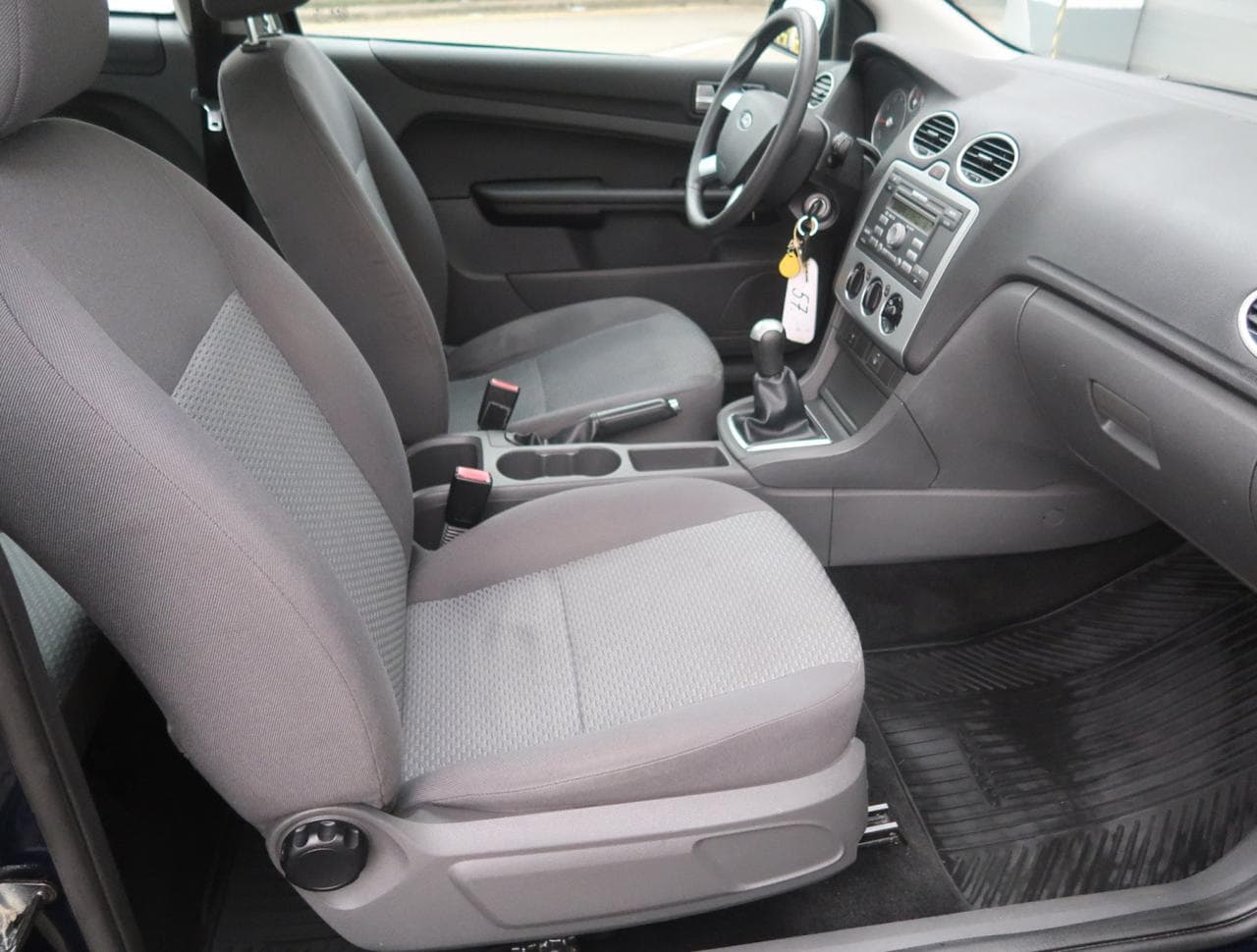 2007 Ford Focus - 12