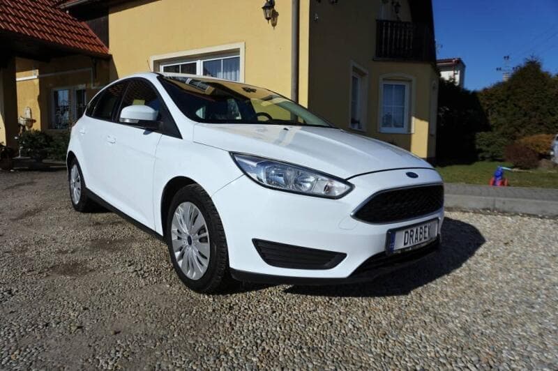 Ford Focus TREND 1,6 77 kW hatchback